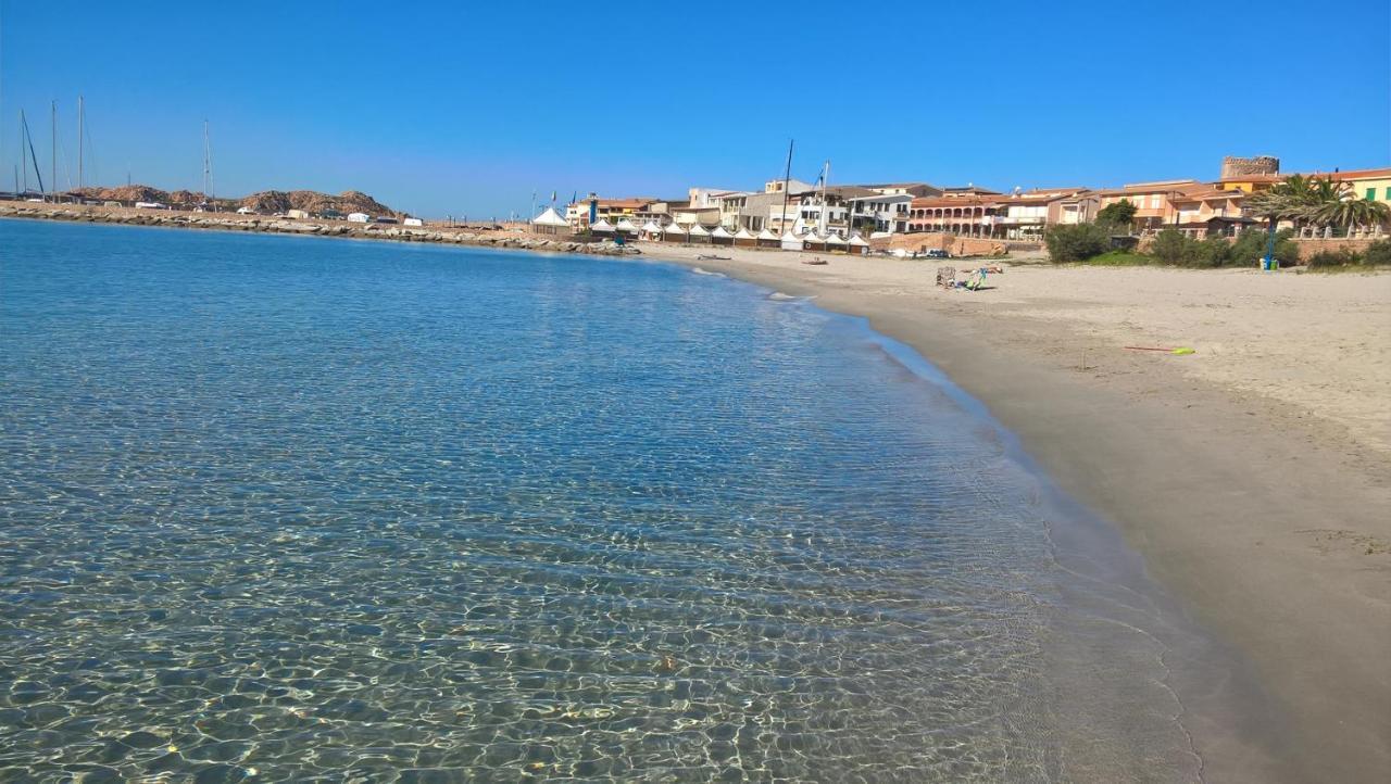 Casetta al mare Isola Rossa Esterno foto